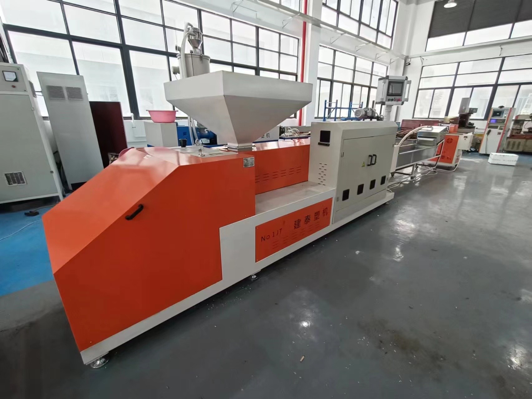 bjs79dp2jhew3nsg0hogcutri-d14279ac.jpg